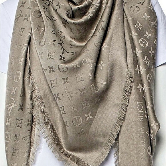 Louis Vuitton Taupe Monogram Wrap - Picture 1 of 1